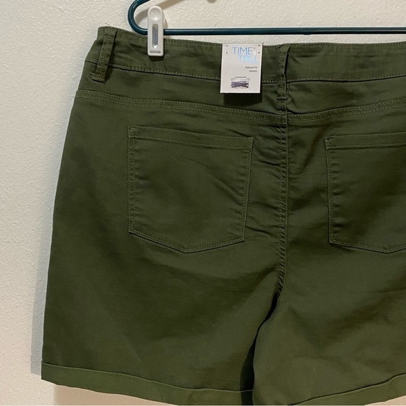 Time And Tru Shorts Women’s Size 16-18 Green‎ New - Picture 5 of 9